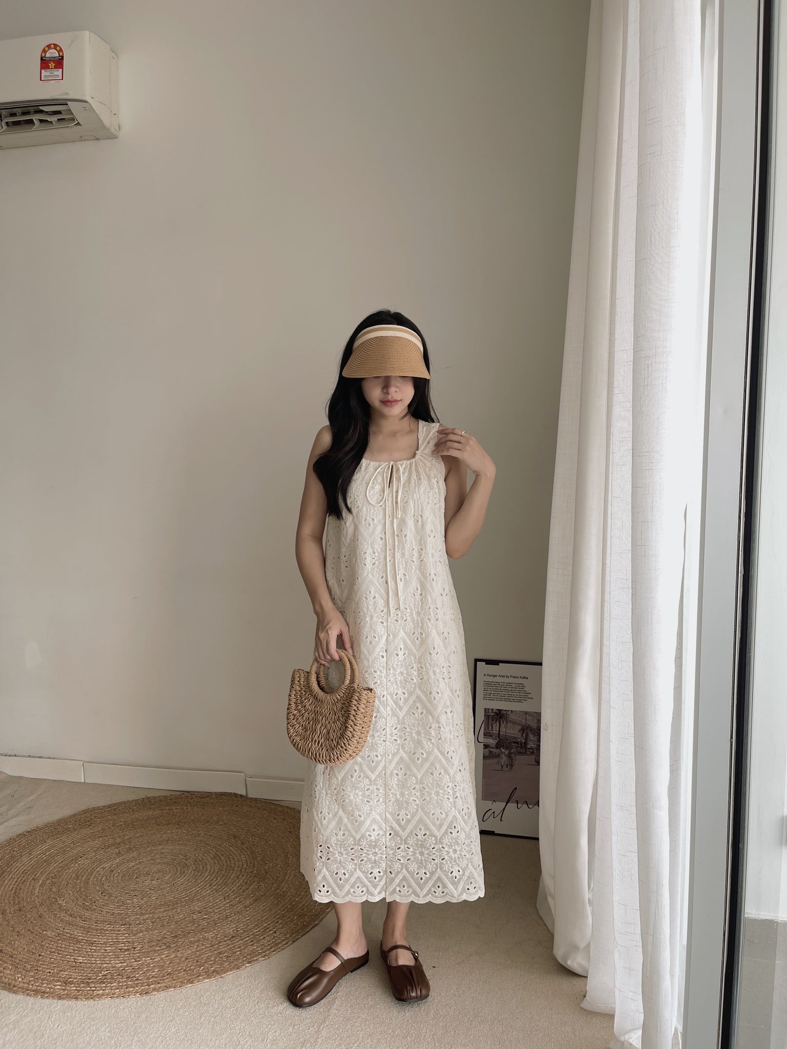 Cream Embroidered Drawstring Dress / 奶油风刺绣连身裙