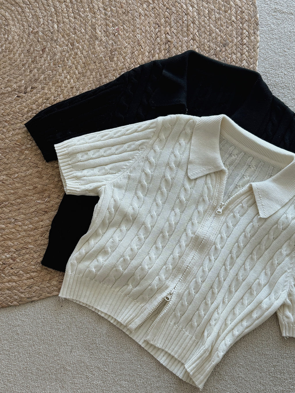 Knitted Front Zip Top / 调节拉链针织上衣
