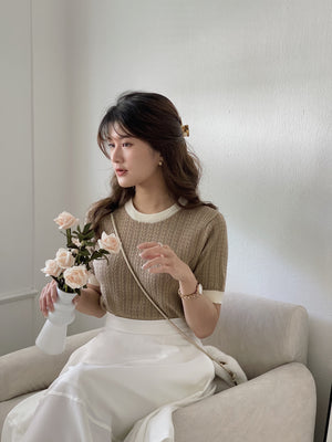 Contrast Hollow Knit Top / 撞色麻花针织上衣