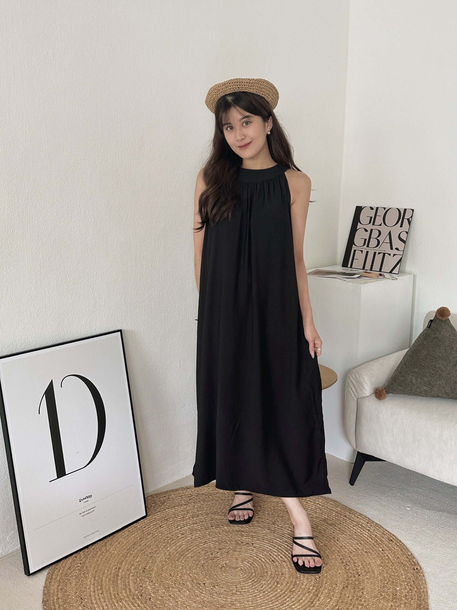 Halterneck Straight Dress / 小众挂脖垂感连身裙