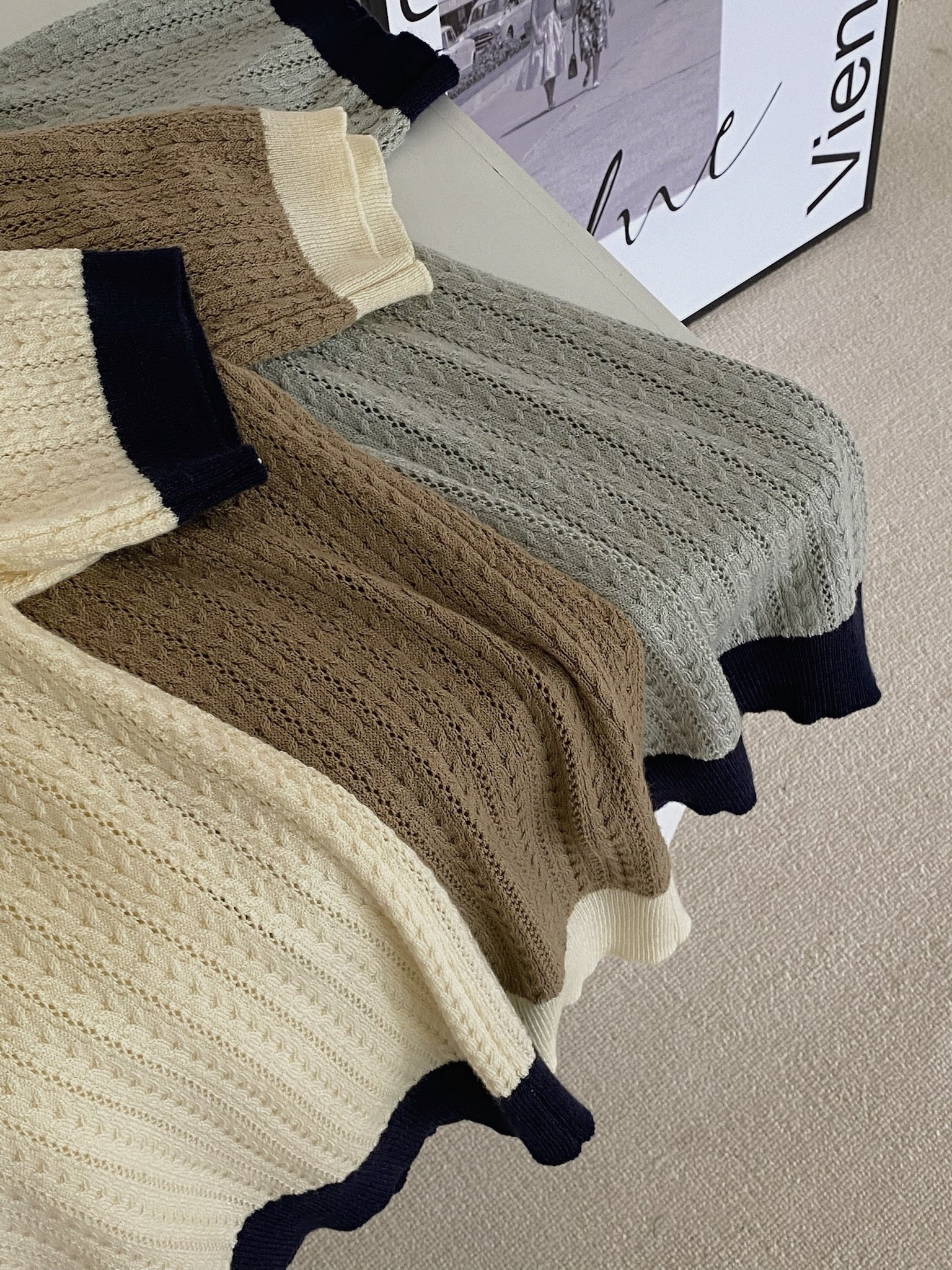 Contrast Hollow Knit Top / 撞色麻花针织上衣
